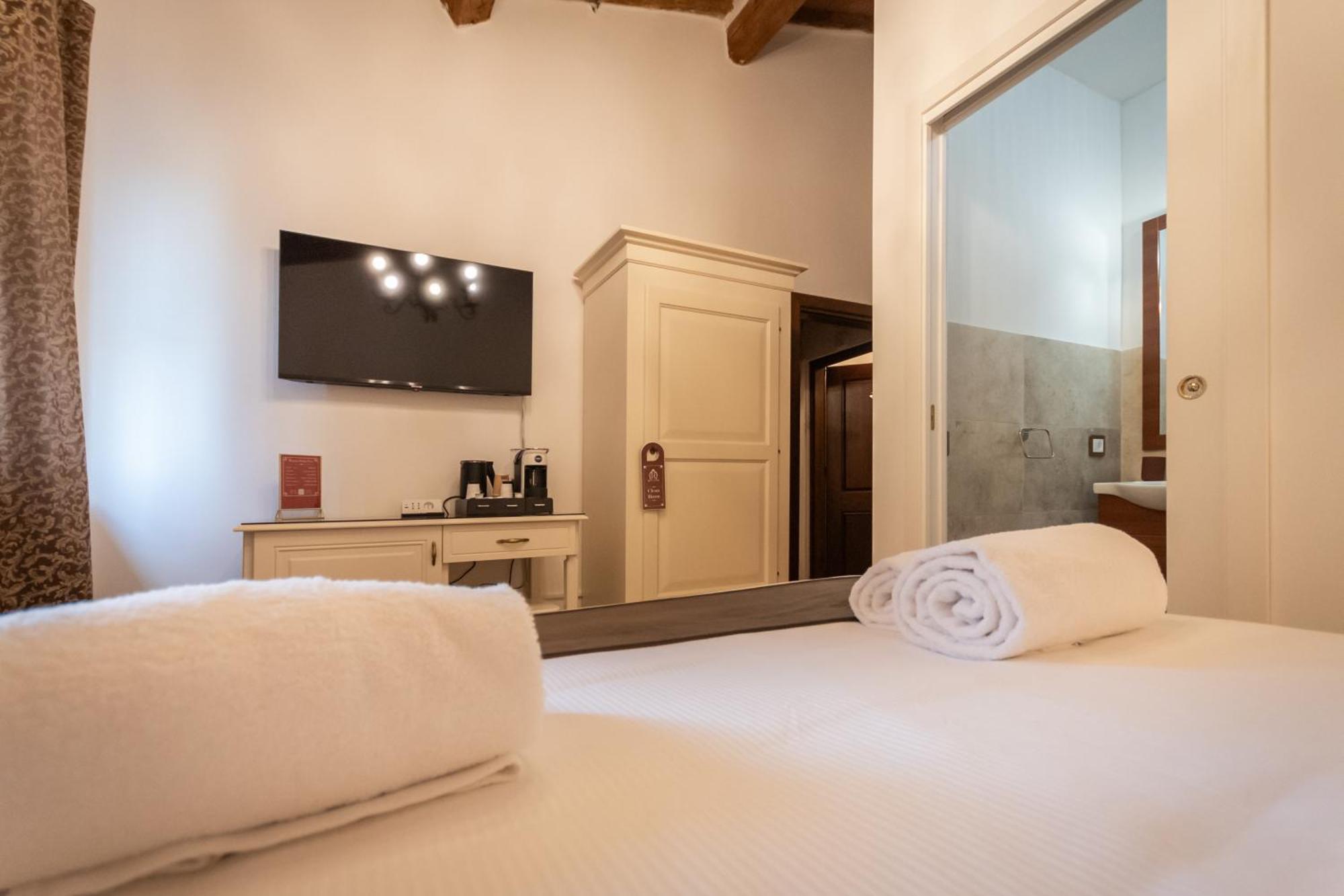 Regina Rooms Pise Extérieur photo